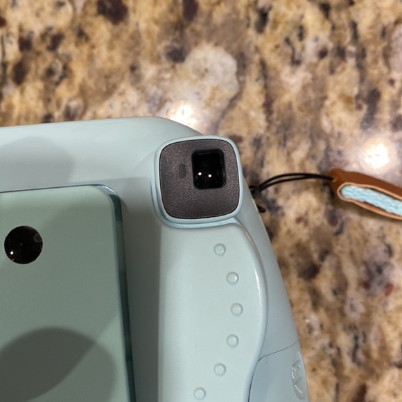 A blue polaroid camera Mini 9 barely ever used and no stains - Picture 9 of 10